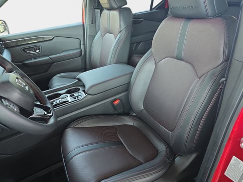 New 2025 Honda Pilot Black Edition image 16