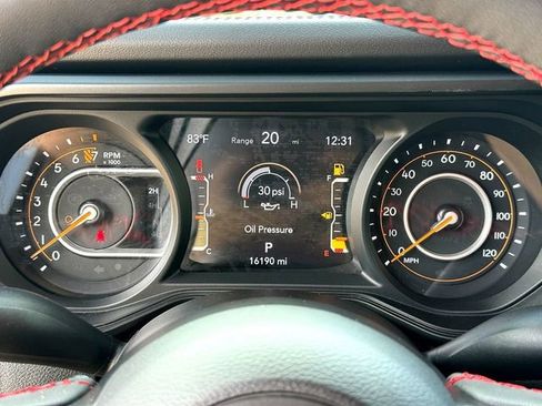 Used 2024 Jeep Gladiator Rubicon w/ Technology Group image 15