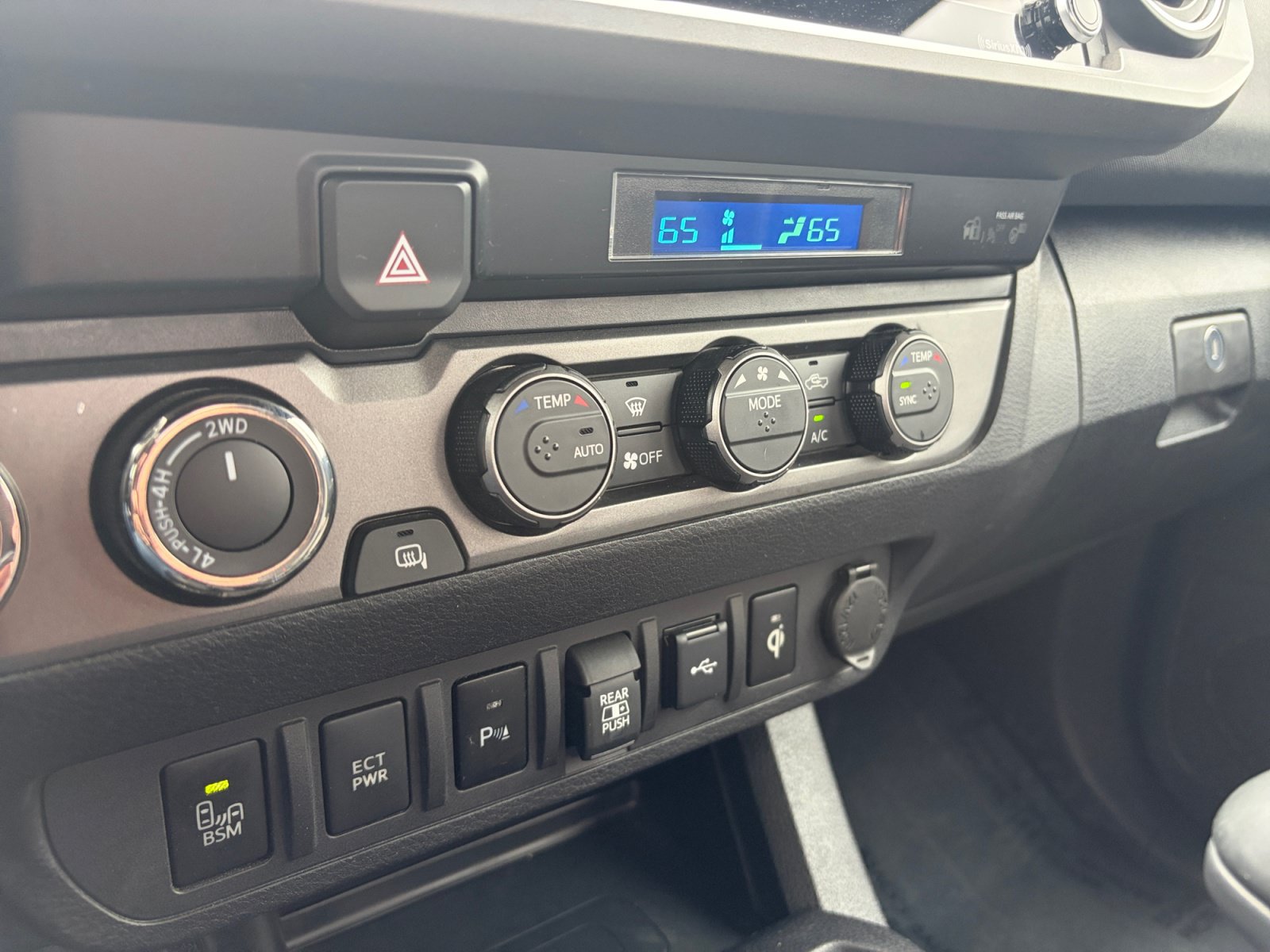 Used 2022 Toyota Tacoma TRD Off-Road w/ Technology Package AWD/4WD image 24