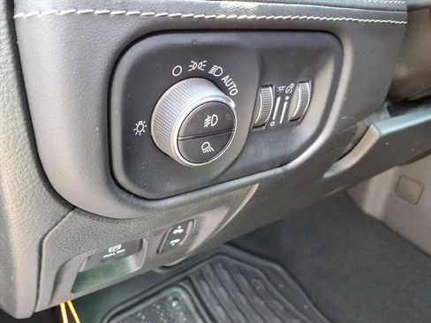 Used 2019 RAM 1500 Limited AWD/4WD image 22