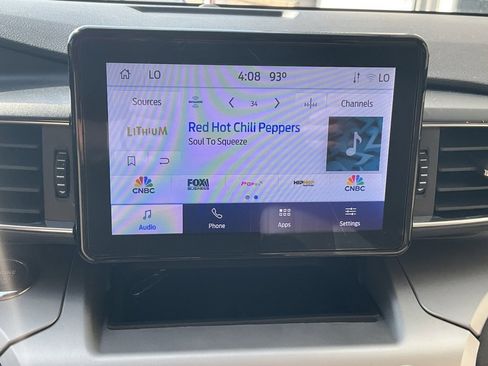 Used 2022 Ford Explorer XLT w/ Equipment Group 202A image 15