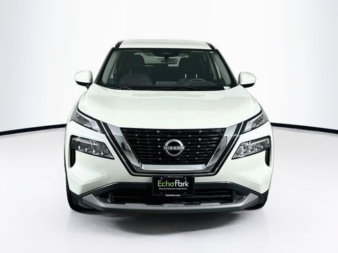 Used 2023 Nissan Rogue SV FWD image 2