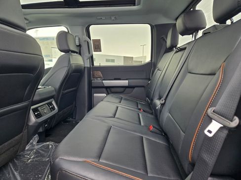 New 2026 Ford F250 Lariat w/ Black Appearance Package image 15