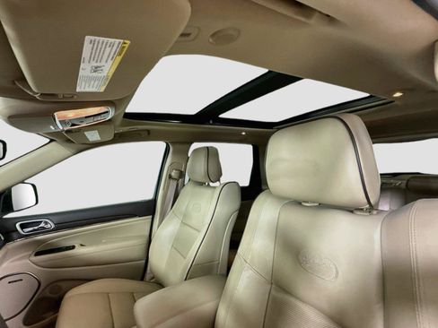 Used 2018 Jeep Grand Cherokee Overland AWD/4WD image 17