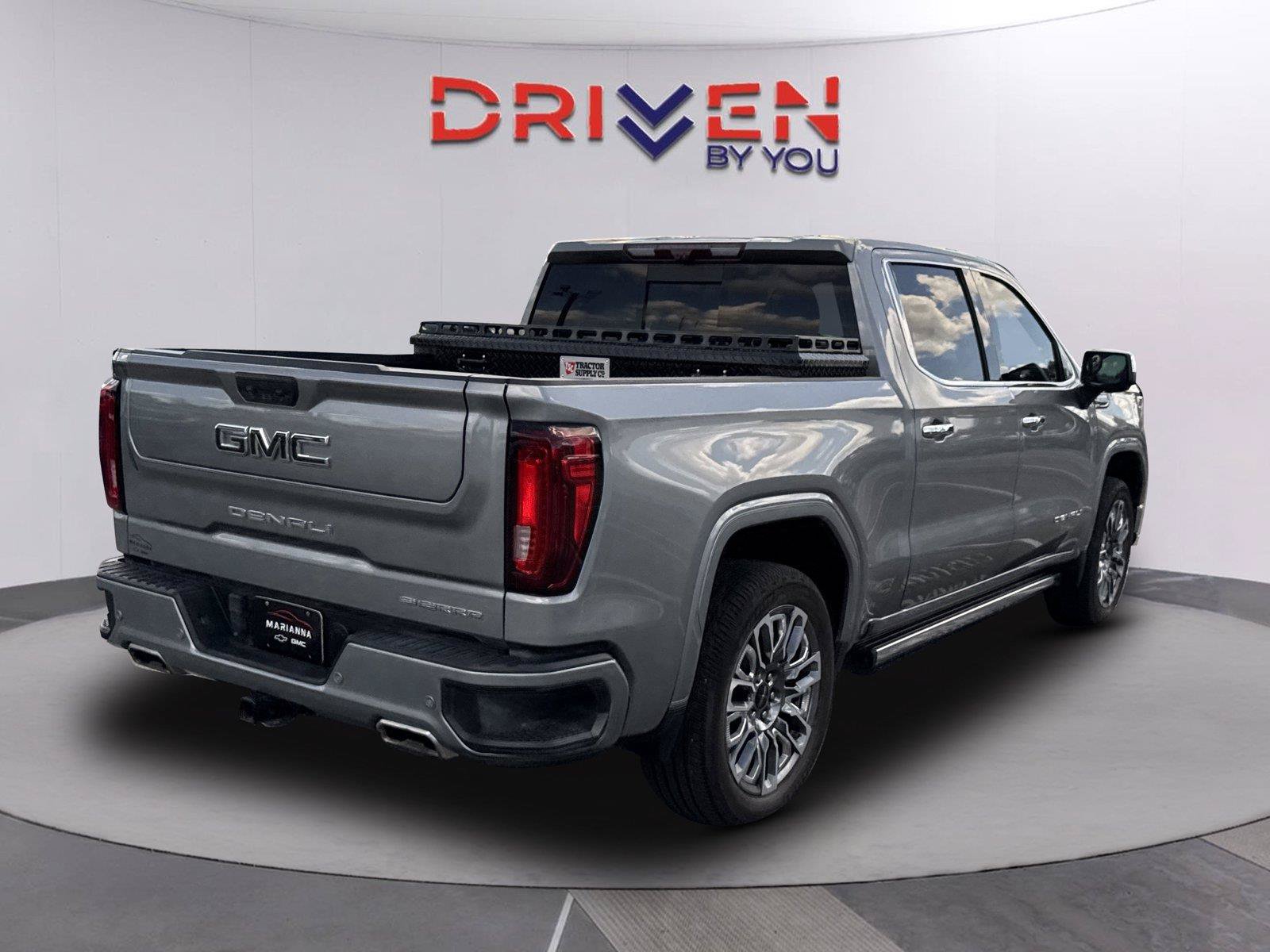 Used 2023 GMC Sierra 1500 Denali Ultimate AWD/4WD image 2
