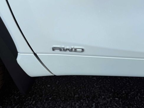 Used 2026 Toyota Highlander XLE AWD/4WD image 11