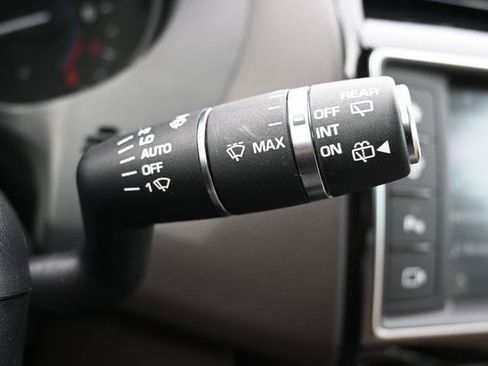 Used 2017 Jaguar F-PACE Prestige image 36