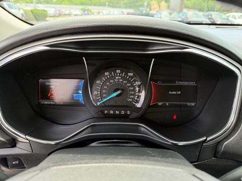 Used 2017 Ford Fusion SE w/ Equipment Group 202A AWD/4WD image 26