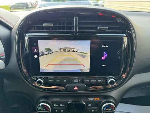 Certified 2023 Kia Soul GT-Line FWD image 18