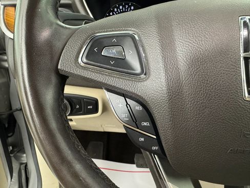 Used 2019 Lincoln MKC Select w/ Select Plus Package AWD/4WD image 15