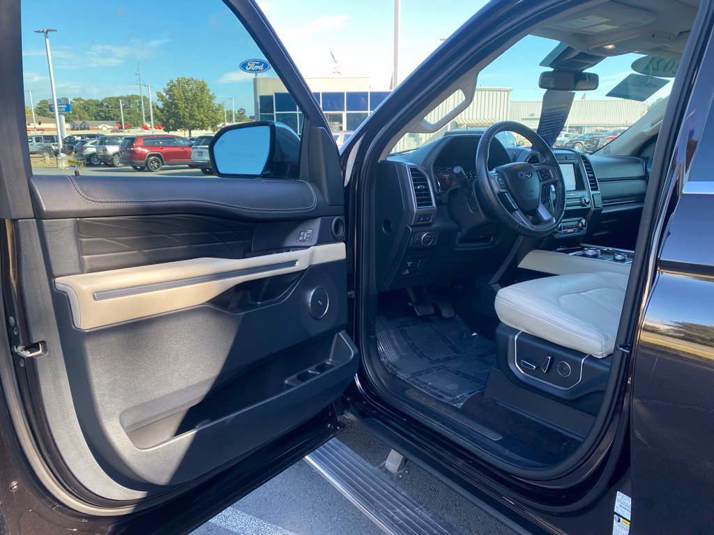 Used 2021 Ford Expedition Platinum AWD/4WD image 10
