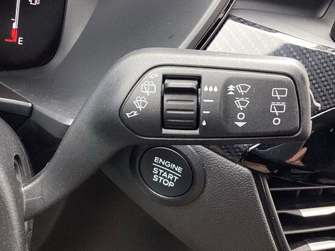 Used 2025 Ford Escape ST-Line image 24