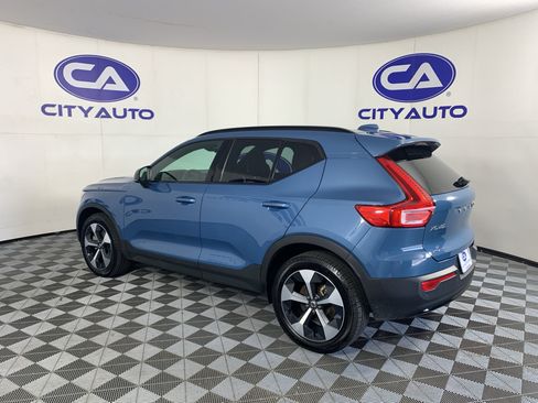 Used 2024 Volvo XC40 B5 Plus AWD/4WD image 5
