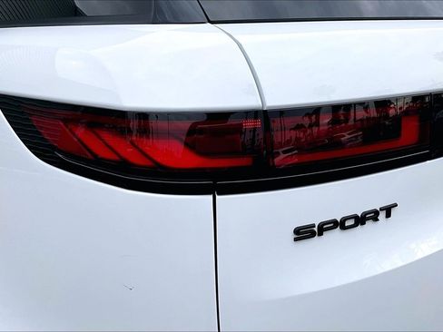 Used 2024 Land Rover Range Rover Sport SE image 29