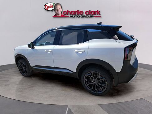 New 2026 Nissan Kicks SR FWD image 5