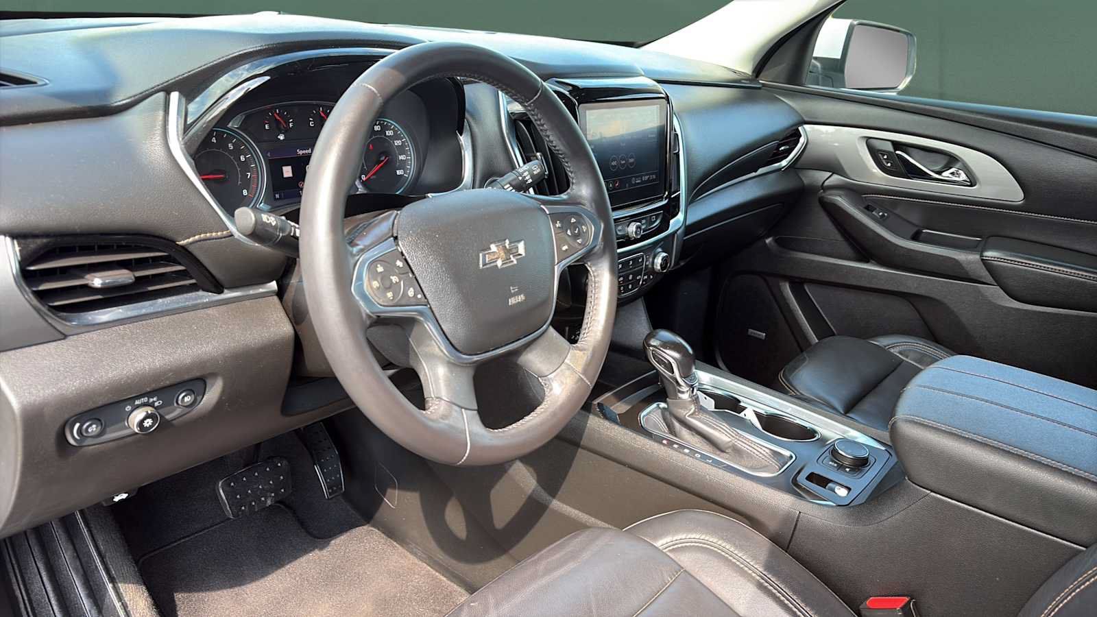 Used 2021 Chevrolet Traverse RS AWD/4WD image 13