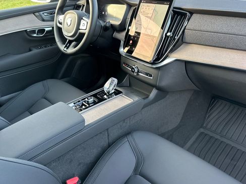 New 2026 Volvo XC90 B5 Plus w/ Protection Package AWD/4WD image 16
