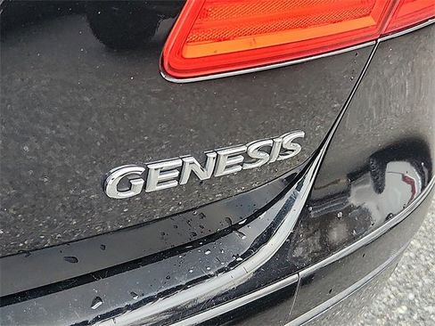 Used 2009 Hyundai Genesis 3.8 w/ Technology Pkg 4 image 31