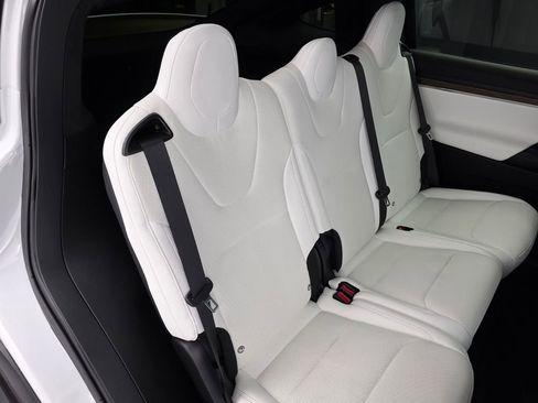 Used 2023 Tesla Model X image 23