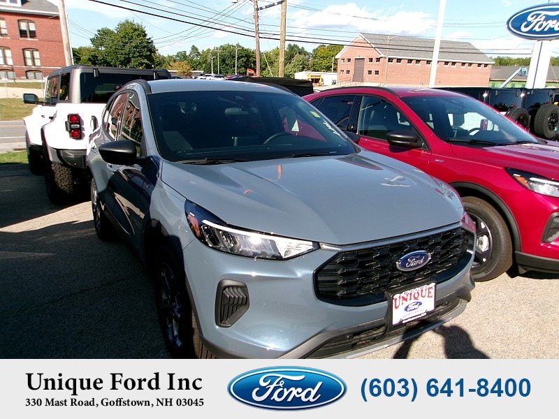 New 2026 Ford Escape ST-Line w/ Cold Weather Package AWD/4WD image 1