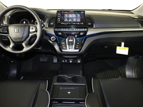 New 2026 Honda Odyssey Touring image 8