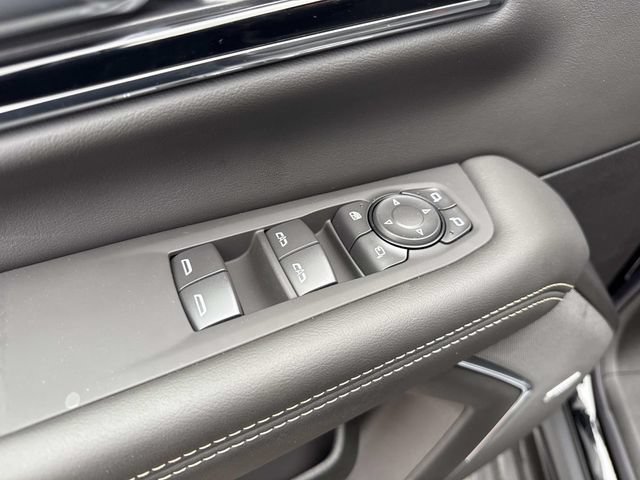 New 2026 GMC Yukon XL Elevation w/ Elevation Premium Package AWD/4WD image 12