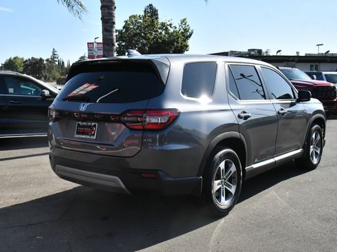 Used 2024 Honda Pilot EX-L image 8