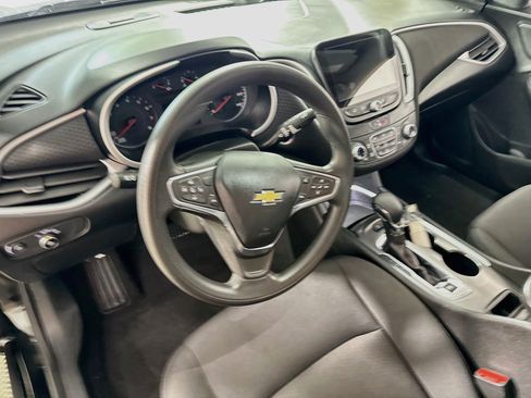 Used 2025 Chevrolet Malibu LT FWD image 12