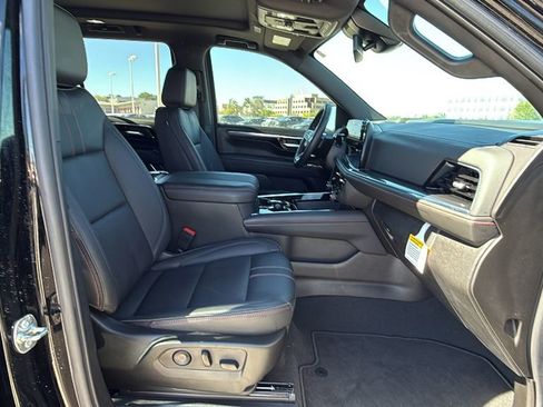 Used 2025 Chevrolet Tahoe RST w/ Comfort Package image 32