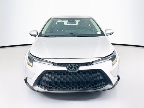 Used 2021 Toyota Corolla LE w/ Carpet Mat Package (TMS) FWD image 2