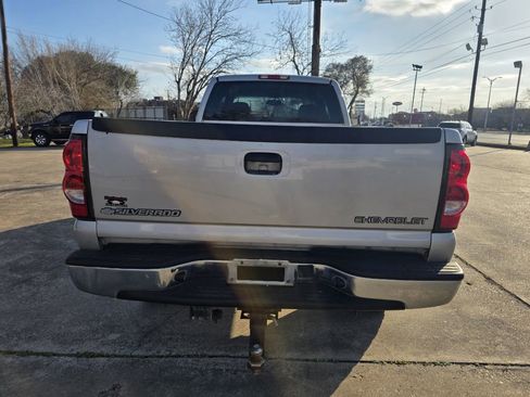 Used 2005 Chevrolet Silverado 2500 LS image 3