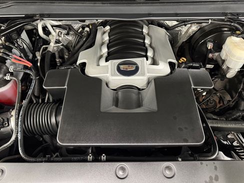 Used 2017 Cadillac Escalade Luxury AWD/4WD image 47
