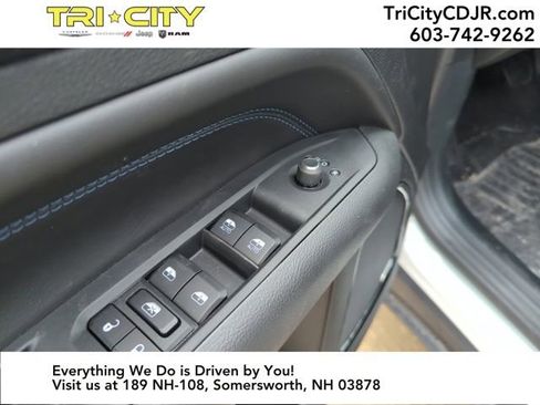 New 2026 Jeep Compass Latitude image 11