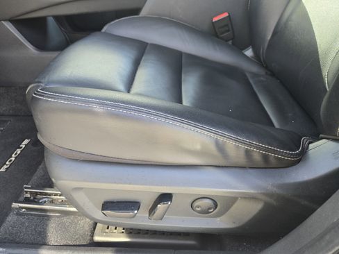 Used 2023 Nissan Rogue SL w/ SL Premium Package image 25