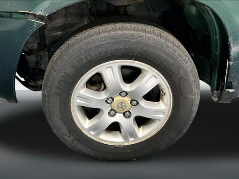 Used 2001 Toyota Highlander 4WD V6 w/ Appearance Pkg image 12