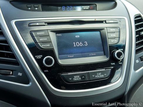 Used 2015 Hyundai Elantra Limited FWD image 23