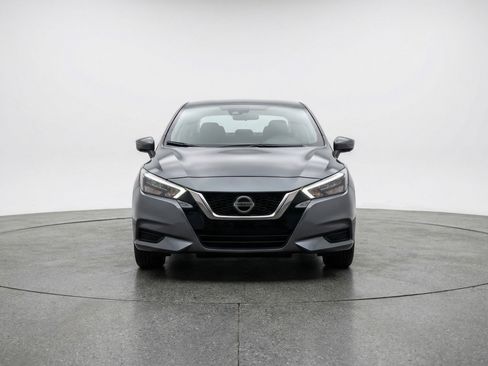 Used 2025 Nissan Versa SV FWD image 2