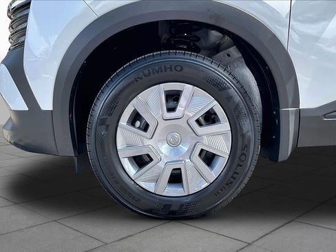 New 2026 Nissan Kicks S FWD image 11
