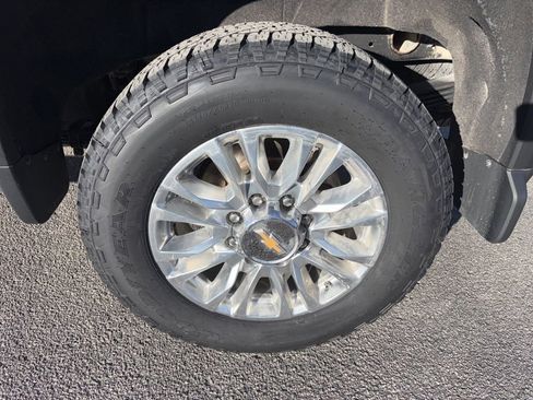 Used 2022 Chevrolet Silverado 2500 High Country image 15