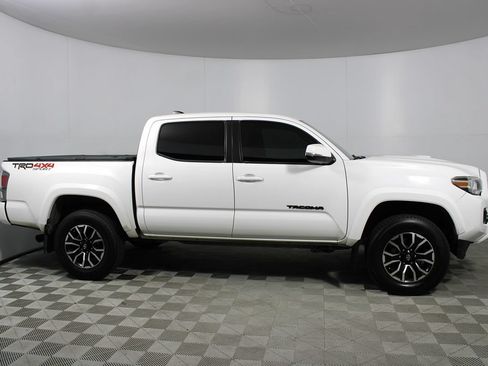 Used 2020 Toyota Tacoma TRD Sport w/ Technology Package AWD/4WD image 44