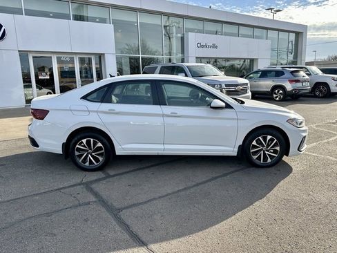 Certified 2025 Volkswagen Jetta S image 8