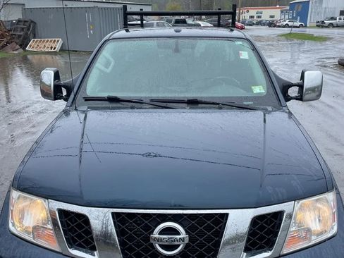 Used 2018 Nissan Frontier SV AWD/4WD image 3