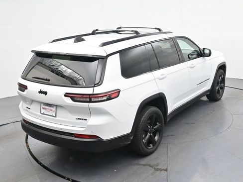 Used 2023 Jeep Grand Cherokee L Limited w/ Black Appearance Package AWD/4WD image 22
