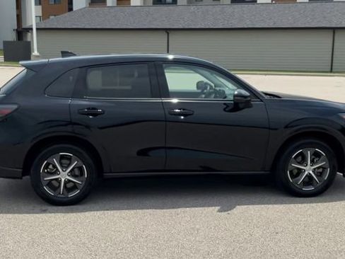 Used 2025 Honda HR-V EX-L image 9