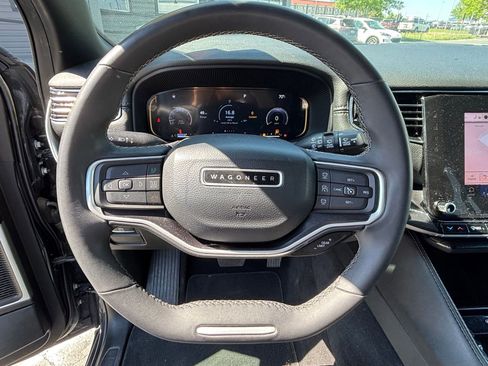 Used 2022 Jeep Wagoneer Series I w/ Convenience Group I AWD/4WD image 12