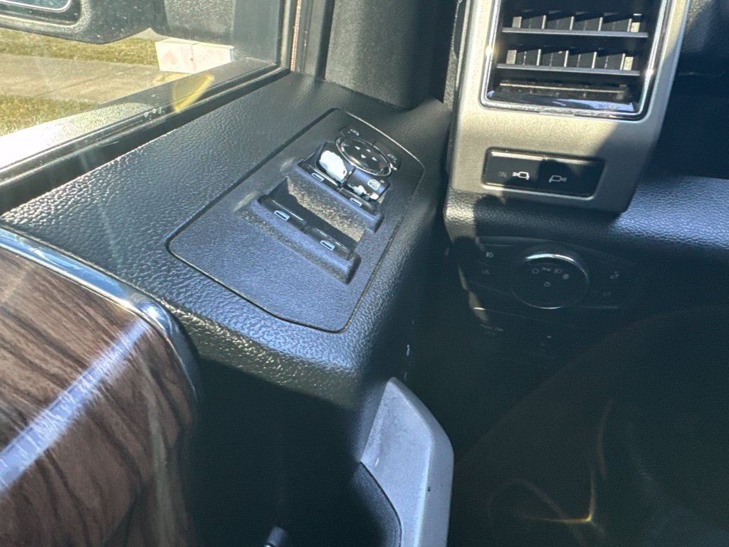 Used 2018 Ford F150 Lariat AWD/4WD image 14