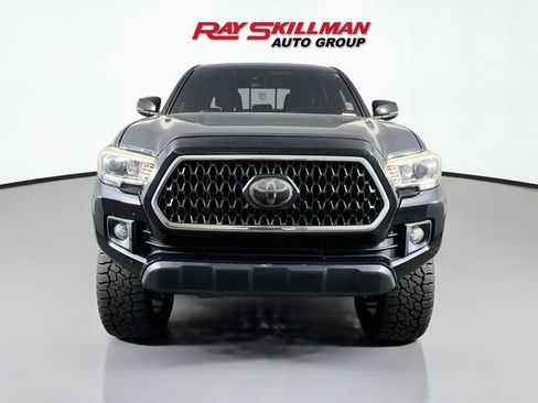 Used 2018 Toyota Tacoma TRD Off-Road AWD/4WD image 2