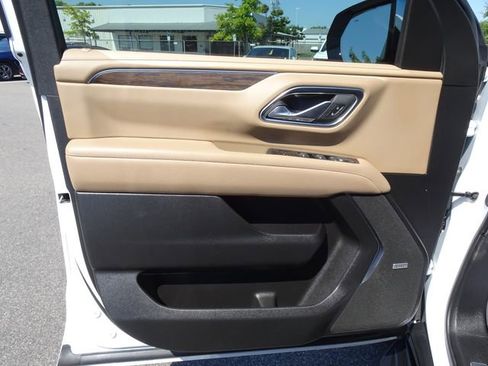 Used 2023 Chevrolet Tahoe Premier AWD/4WD image 12