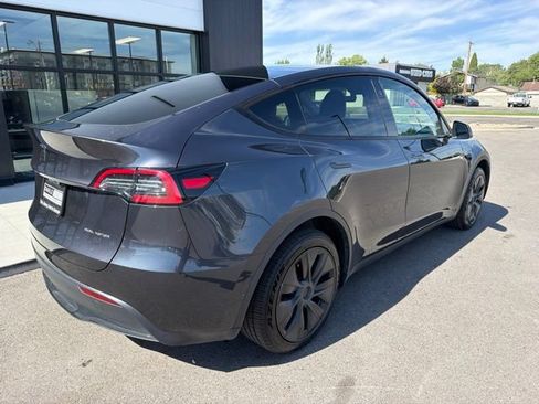 Used 2024 Tesla Model Y Long Range AWD/4WD image 10