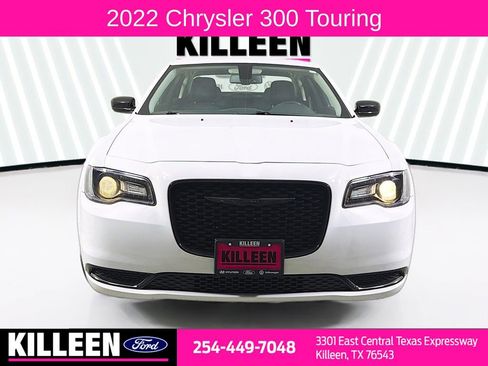 Used 2022 Chrysler 300 Touring w/ Sport Appearance Package RWD image 2